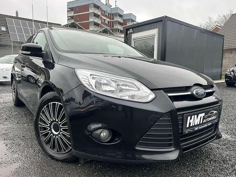 Gebraucht Ford Focus Trend 150 PS (110 kW) 2011 Pantherschwarz metallic Kleinwagen