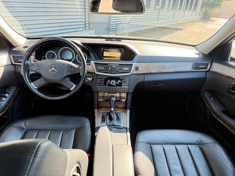 Gebraucht Mercedes E200 Elegance 136 PS (100 kW) 2010 Silber Limousine