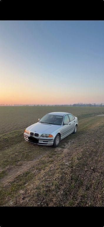 Second-hand BMW 316 105 CP (77 kW) 2000 Argintiu Berlinǎ