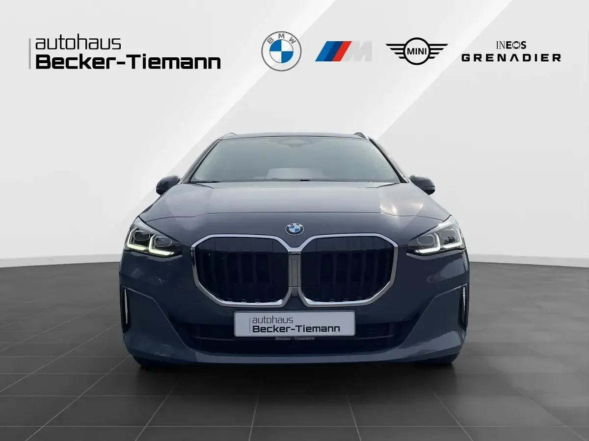 Gebraucht BMW 218 Active Tourer 150 PS (110 kW) 2022 Grau Van / Kleinbus