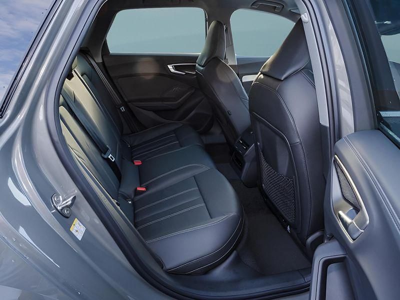 Gebraucht Audi A5 204 PS (150 kW) 2026 Grau Kombi