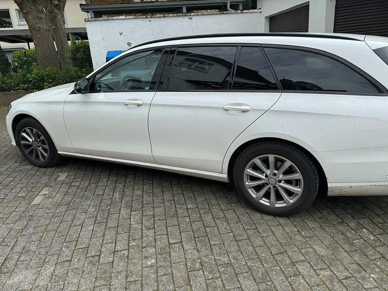 Gebraucht Mercedes E200 Avantgarde 184 PS (135 kW) 2016 Weiß Kombi