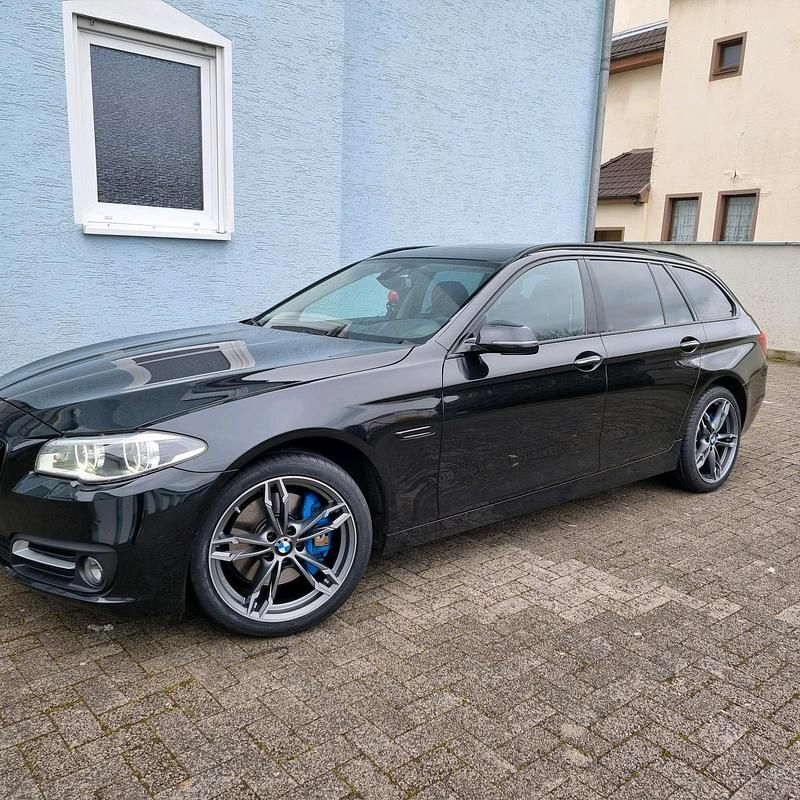 Schwarz Gebraucht 2025 BMW 525 Sport Line Kombi | 15.900 € (Etwas zu teuer) - Bild 1/4