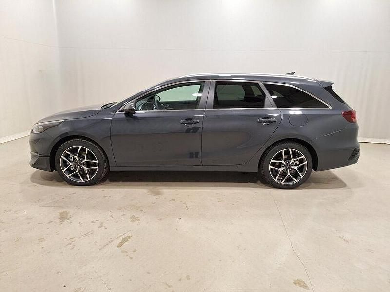 Neu Kia Ceed Sportswagon 140 PS (102 kW) 2025 Yuka steel grey Kombi