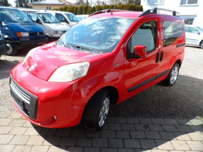 Gebraucht Fiat Qubo Lounge 77 PS (56 kW) 2015 Rot Van / Kleinbus
