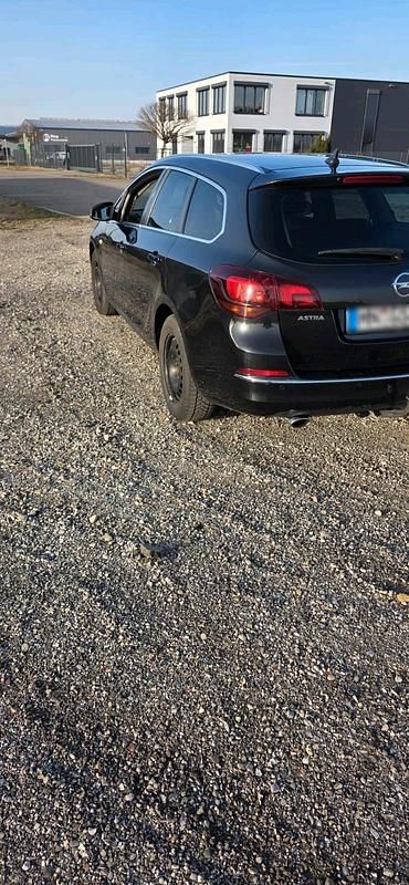 Gebraucht Opel Astra 165 PS (121 kW) 2014 Schwarz Kombi