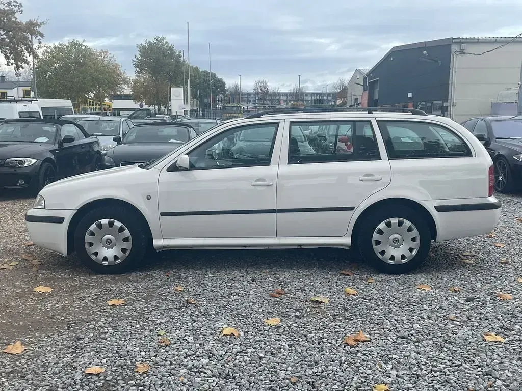 Używany Skoda Octavia 102 KM (75 kW) 2009 Biały Kombi