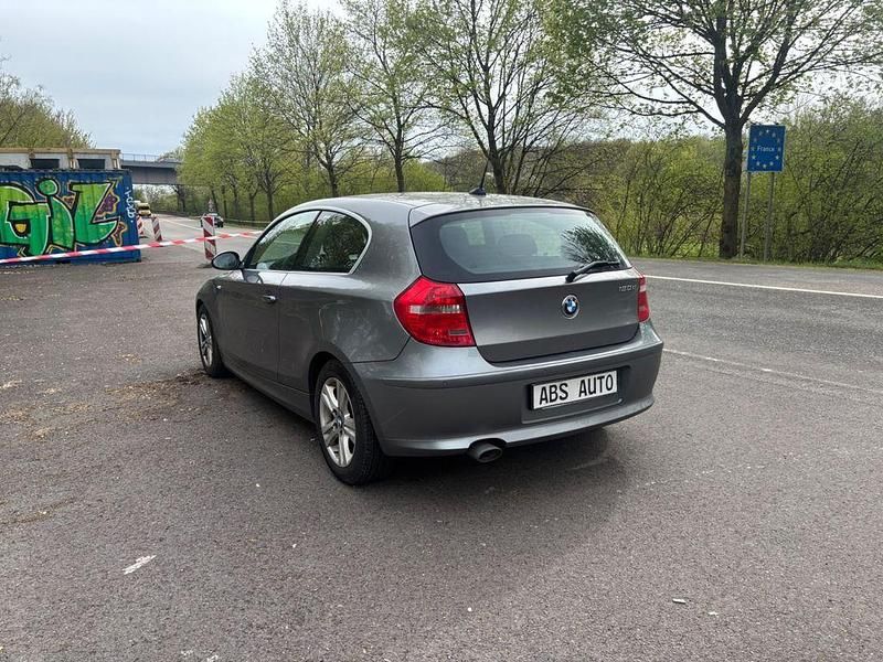 Gebraucht BMW 120 Performance 177 PS (130 kW) 2009 Grau Kleinwagen