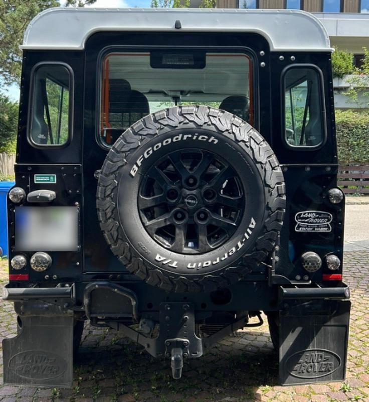 Gebraucht Land Rover Defender SE 122 PS (89 kW) 2014 Schwarz Kombi