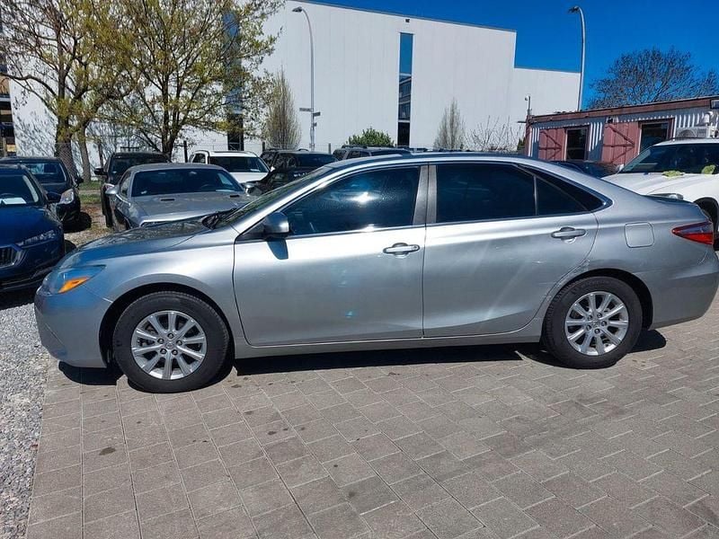 Gebraucht Toyota Camry 181 PS (133 kW) 2016 Silber Limousine