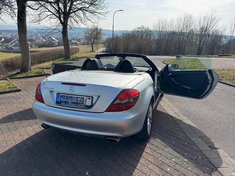 Gebraucht Mercedes SLK200 184 PS (135 kW) 2009 Silber Cabrio