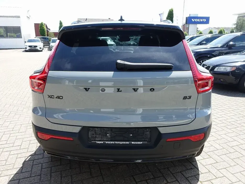 Gebraucht Volvo XC40 Plus 163 PS (119 kW) 2025 Grau SUV