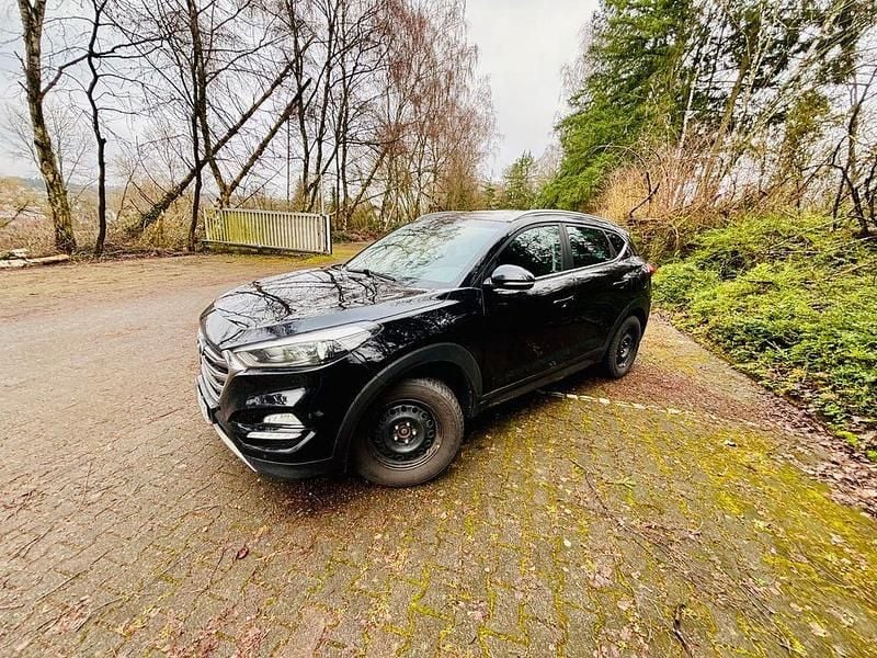 Schwarz Gebraucht 2017 Hyundai Tucson Style SUV | 14.000 € (Fairer Preis) - Bild 1/4