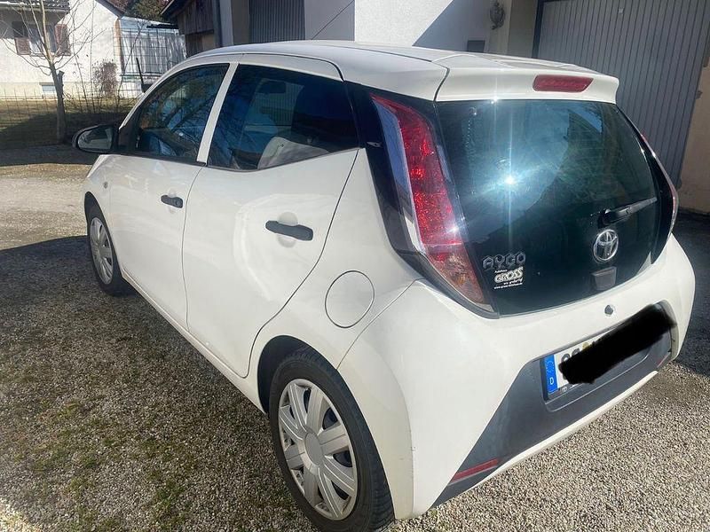 Gebraucht Toyota Aygo X-cite 69 PS (50 kW) 2017 Weiß Kleinwagen