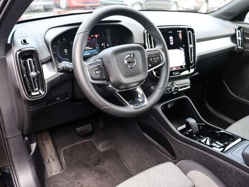 Gebraucht Volvo XC40 Plus 163 PS (119 kW) 2023 Schwarz SUV