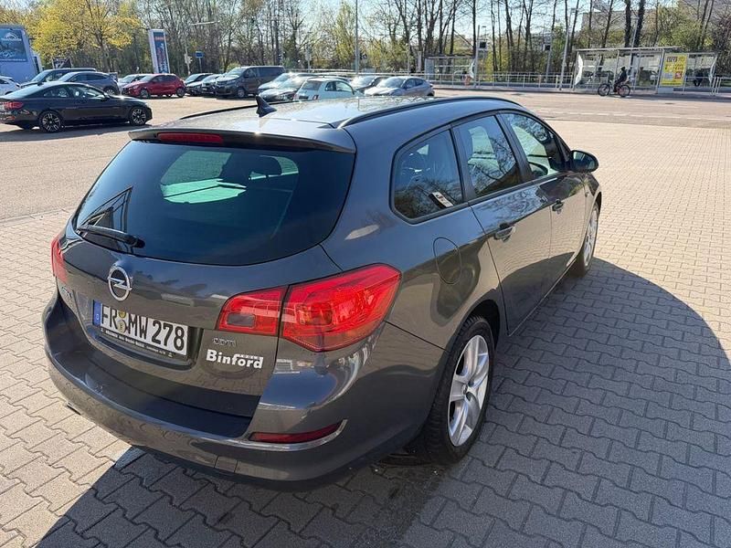 Gebraucht Opel Astra 160 PS (117 kW) 2011 Grau Kombi