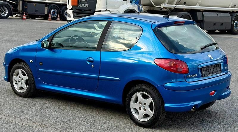 Gebraucht Peugeot 206 75 PS (55 kW) 2007 Blau Kleinwagen
