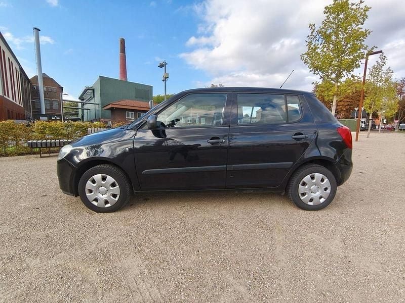 Schwarz Gebraucht 2009 Skoda Fabia Classic Kleinwagen | 1.500 € (Superpreis) - Bild 1/4