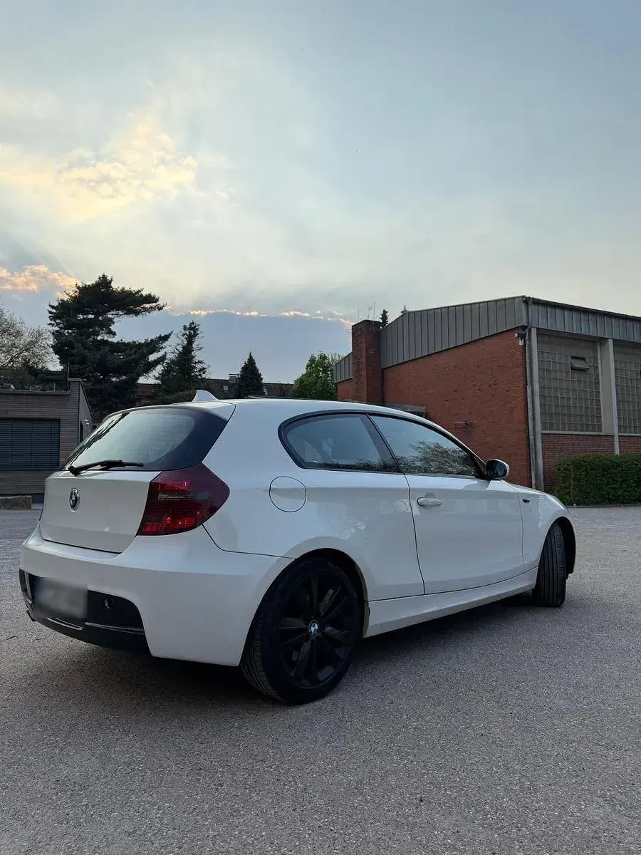Gebraucht BMW 118 Coupé M Sport 143 PS (105 kW) 2009 Weiß Coupé