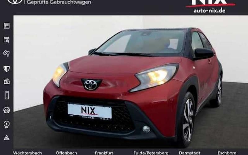 Rot Neu 2024 Toyota Aygo Team Kleinwagen | 16.551 € - Bild 1/4