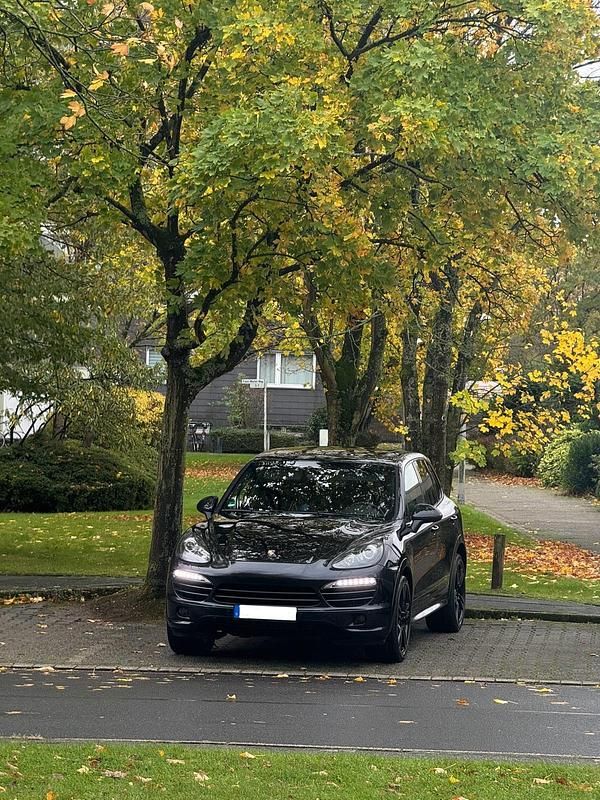 Schwarz Gebraucht 2013 Porsche Cayenne SUV | 22.750 € (Etwas zu teuer) - Bild 1/4