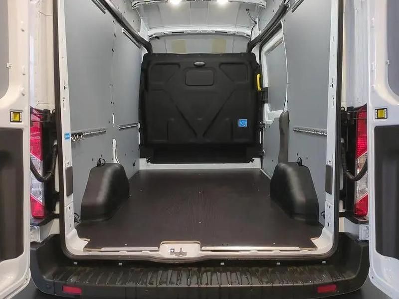 Gebraucht Ford Transit Trend 131 PS (96 kW) 2023 Weiß Pickup