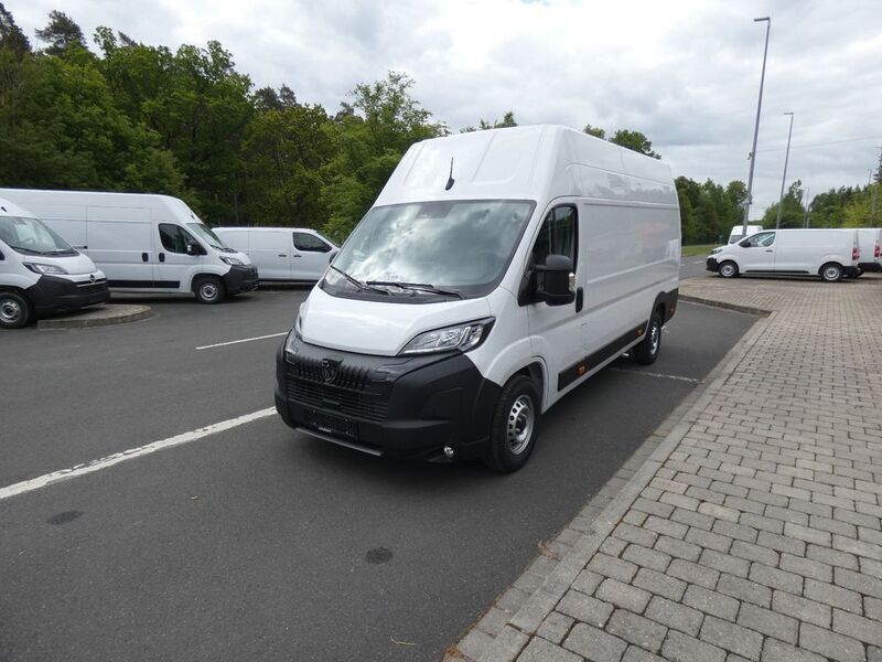 Lack weiss Gebraucht 2022 Peugeot Boxer Comfort Van | 34.400 € - Bild 1/4