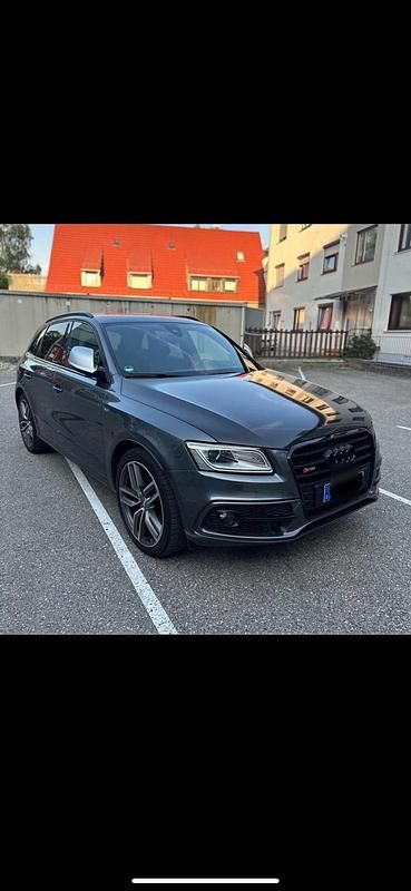 Grau Gebraucht 2016 Audi SQ5 Competition SUV | 25.900 € (Etwas zu teuer) - Bild 1/4
