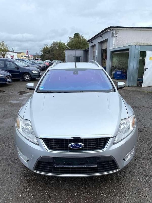 Gebraucht Ford Mondeo Trend 140 PS (102 kW) 2010 Polarsilber metallic Kombi