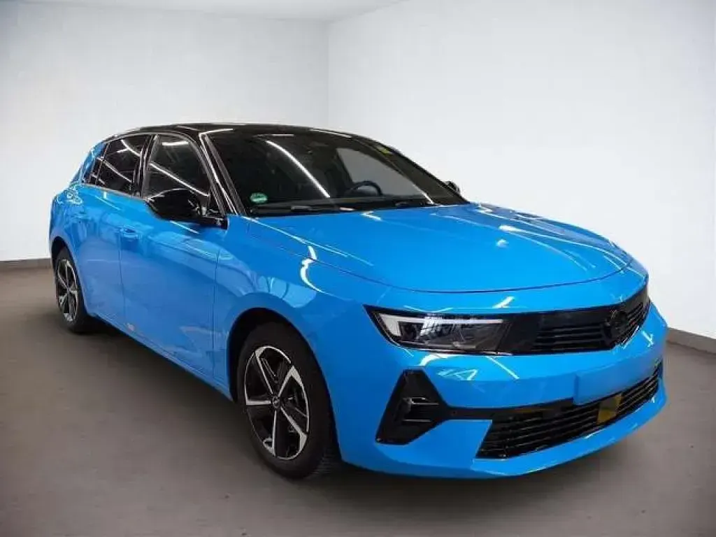 Usado Opel Astra 145 HP (106 kW) 2025 Azul Citadino