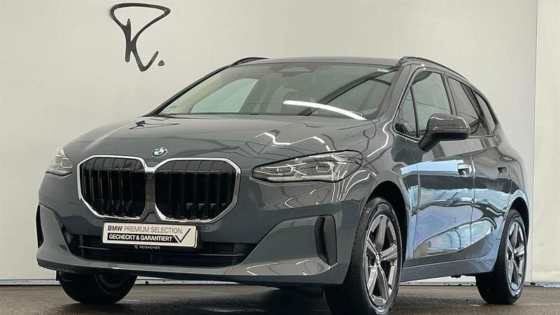 Gebraucht BMW 220 Active Tourer Efficient Dynamics 156 PS (114 kW) 2025 Sparkling kupfergrau metallic Van / Kleinbus
