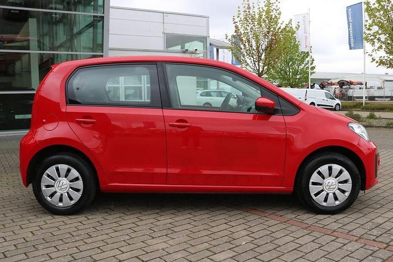 Second-hand VW up! 65 CP (47 kW) 2023 Roșu Hatchback