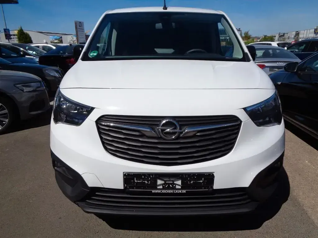 Gebraucht Opel Combo Edition 102 PS (75 kW) 2023 Weiß Van / Kleinbus