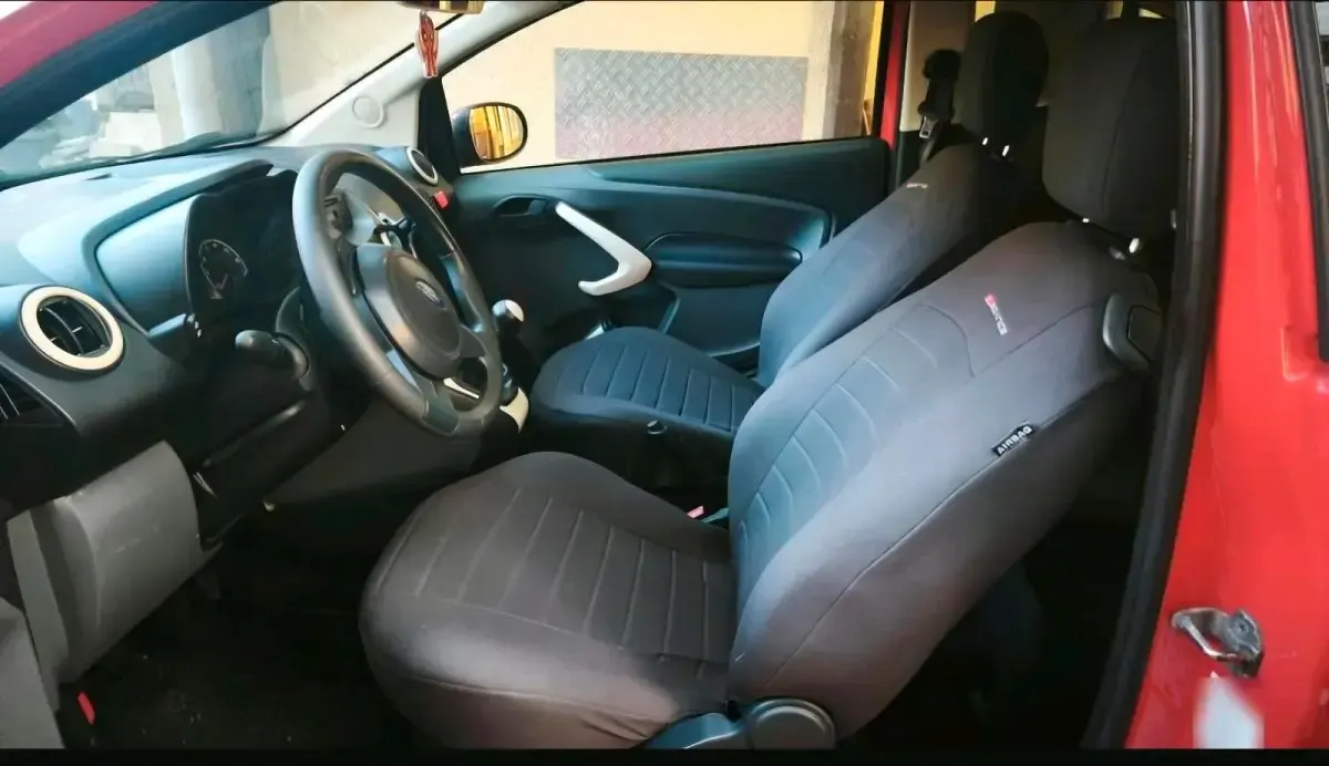 Second-hand Ford Ka 69 CP (50 kW) 2011 Roșu Hatchback