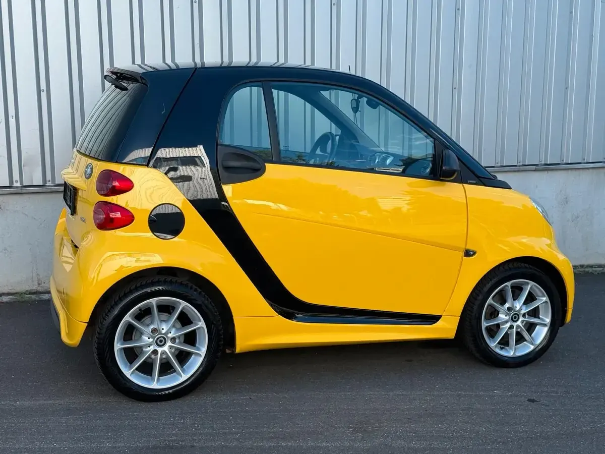 Gebraucht Smart ForTwo Coupé 71 PS (52 kW) 2014 Gelb Coupé