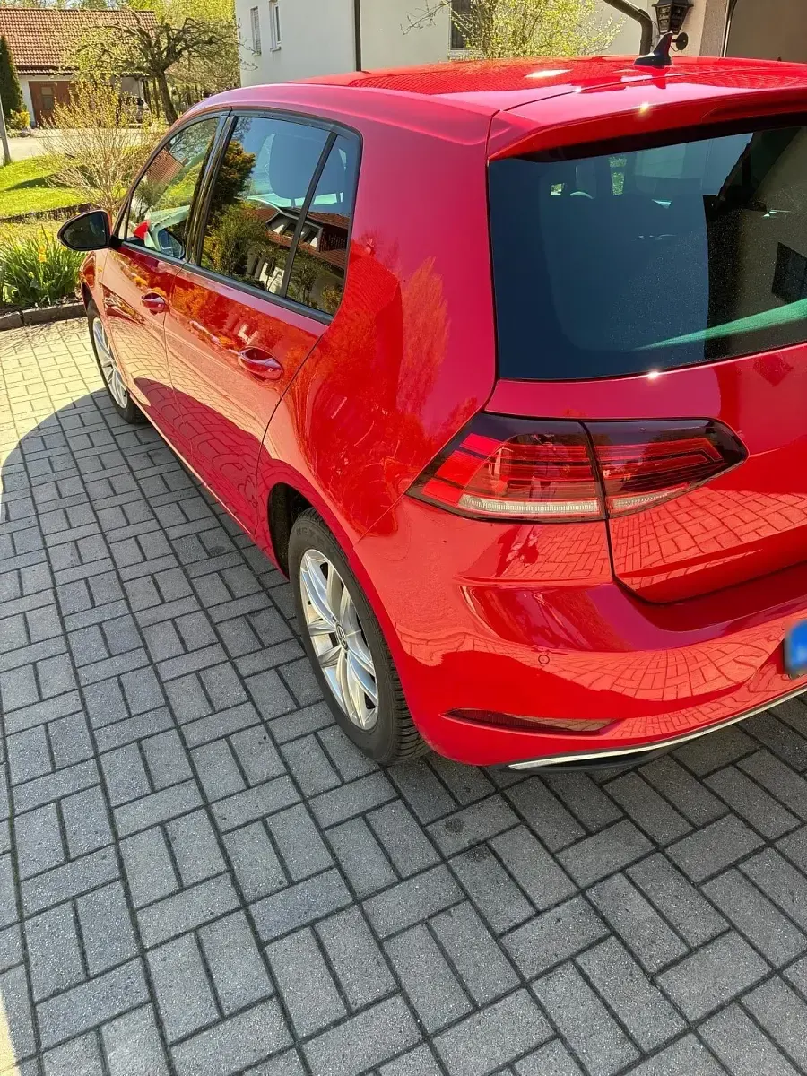 Gebraucht VW Golf VII 86 PS (63 kW) 2017 Rot Limousine