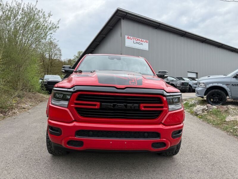 Gebraucht Dodge Ram 401 PS (294 kW) 2022 Rot Pickup