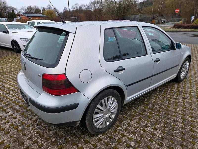 Używany VW Golf IV 105 KM (77 kW) 2000 Sedan/Limuzyna