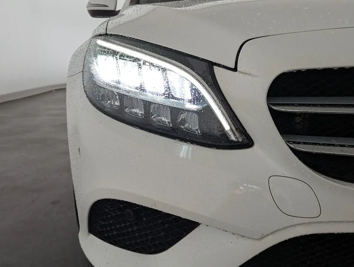 Gebraucht Mercedes C300 Avantgarde 258 PS (189 kW) 2019 Weiß Kombi