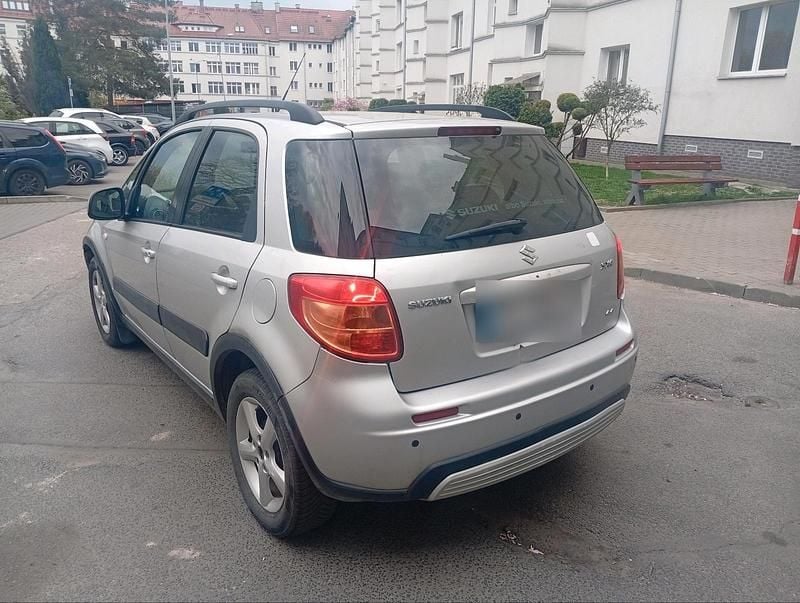 Usado Suzuki SX4 107 HP (78 kW) 2008 SUV