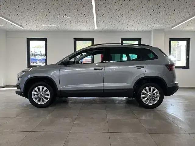 Neu Skoda Karoq Selection 116 PS (85 kW) 2026 Silber SUV