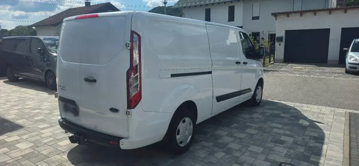 Gebraucht Ford Transit Custom 131 PS (96 kW) 2018 Weiß Van / Kleinbus