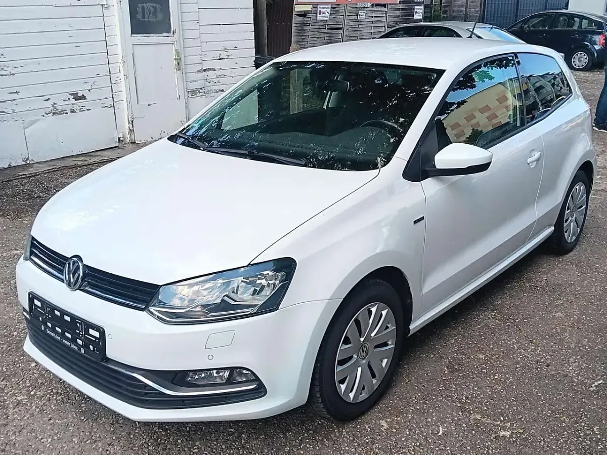 Gebraucht VW Polo LOUNGE 90 PS (66 kW) 2015 Pure white Kleinwagen