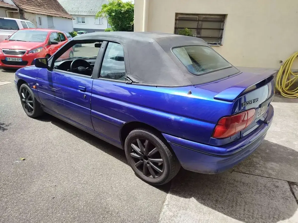 Gebraucht Ford Escort Cabriolet 131 PS (96 kW) 1993 Cabrio