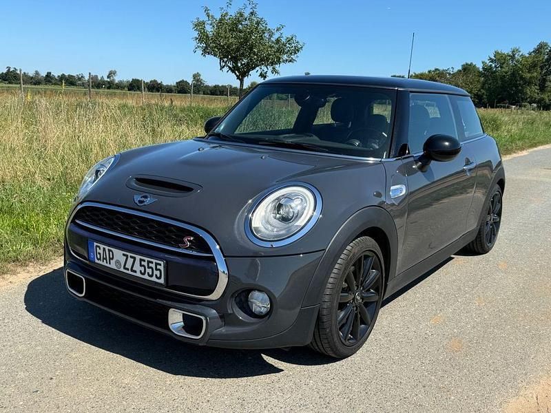Grau Gebraucht 2018 Mini Cooper SD Kleinwagen | 18.800 € (Etwas zu teuer) - Bild 1/4