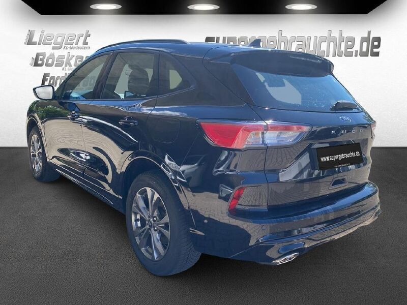 Gebraucht Ford Kuga ST-Line 152 PS (111 kW) 2022 Obsidianschwarz metallic (metallic) SUV