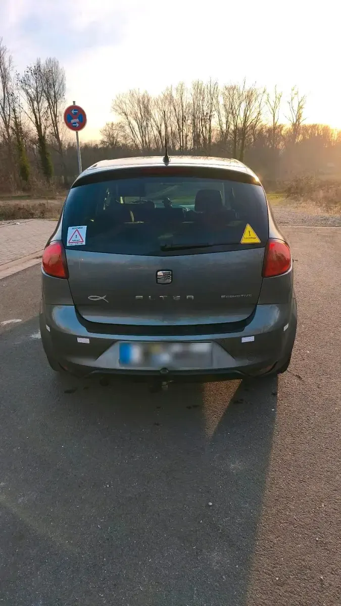 Occasion Seat Altea 105 ch (77 kW) 2012 Gris Berline