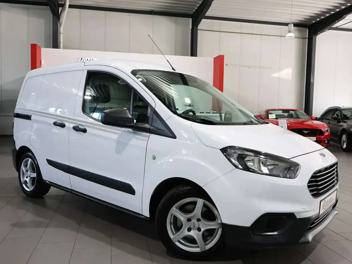 Gebraucht Ford Transit 101 PS (74 kW) 2019 Weiß Van / Kleinbus