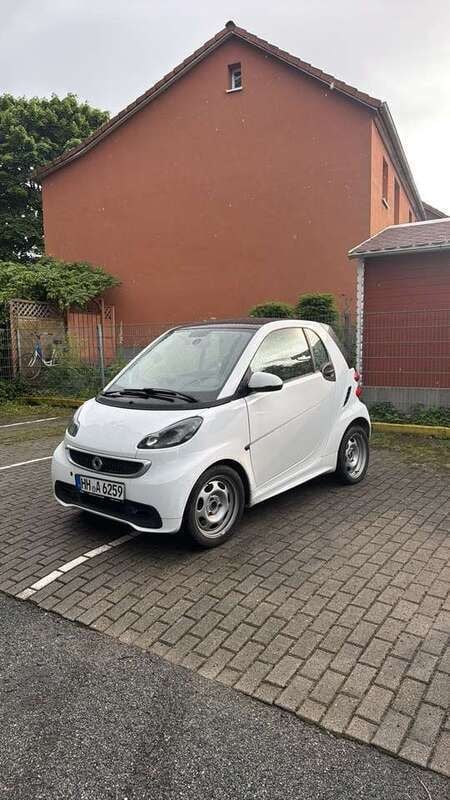 Weiß Gebraucht 2013 Smart ForTwo Coupé Brabus Kleinwagen | 4.100 € (Superpreis) - Bild 1/4