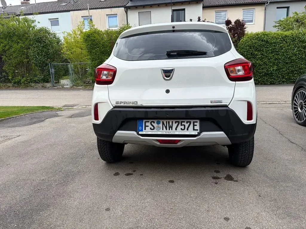 Usado Dacia Spring Comfort Plus 33 kW (45 CV) 2021 Blanco Utilitario